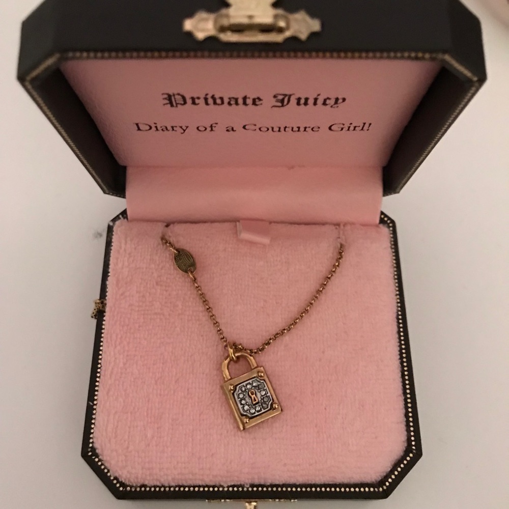 Juicy Couture gold key necklace 🗝 OG pam and gela like new.